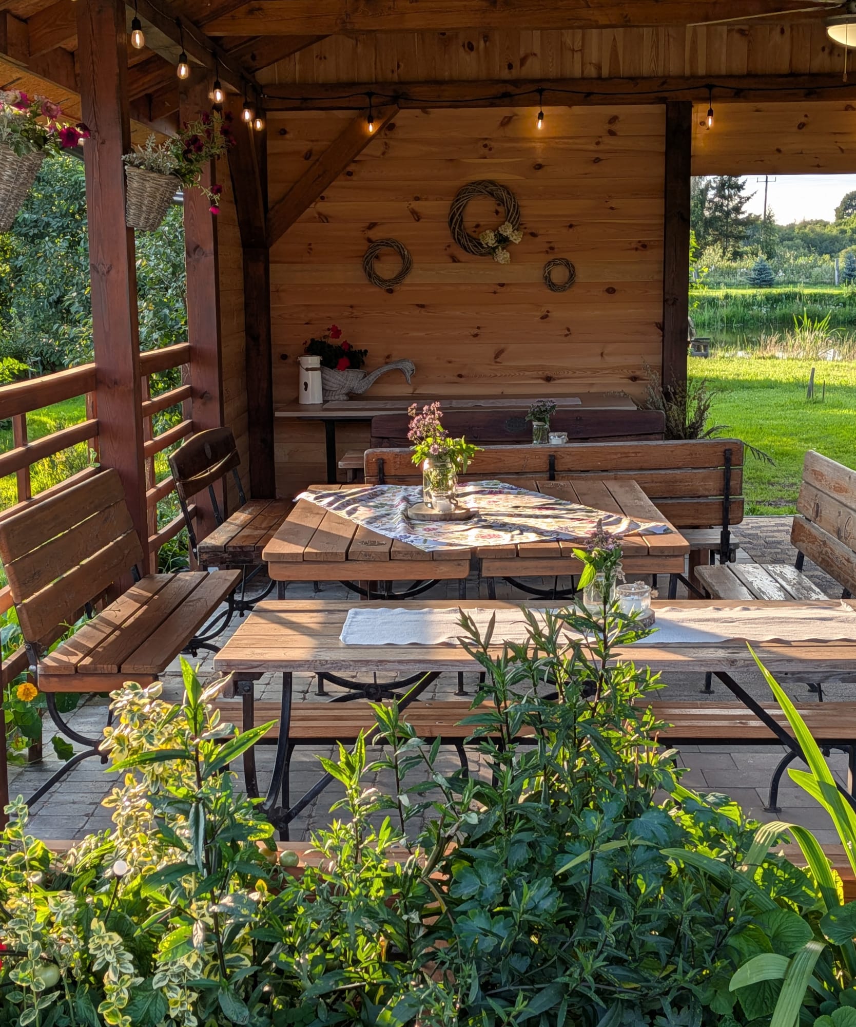 Outdoor kitchen